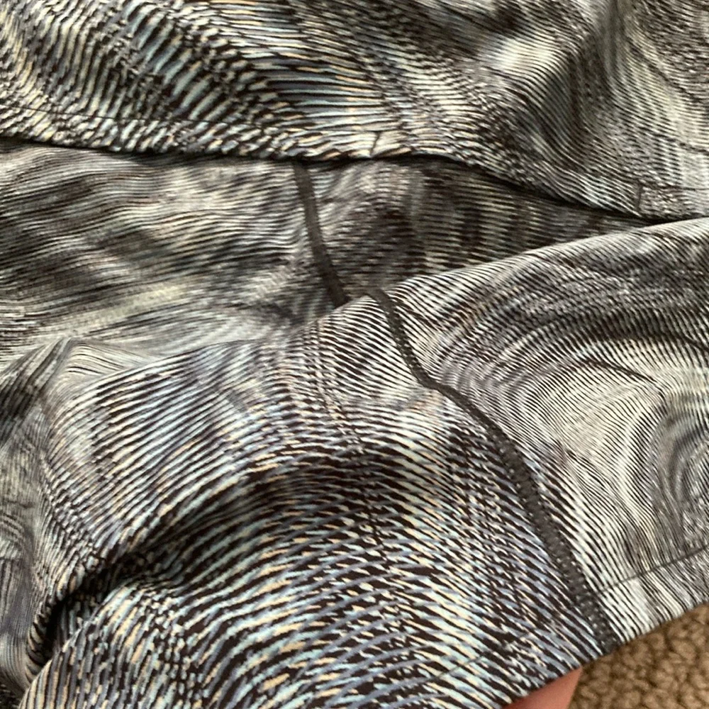 LULULEMON Speed Up MR Short 4” Lined Dimensional Icing Blue Multi Size 6 EUC